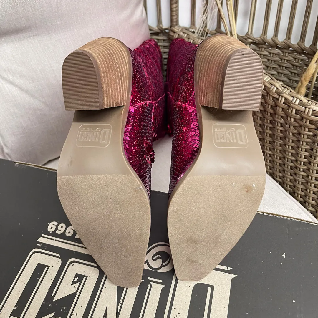 *DISCONTINUED* Dingo | Dance Hall Queen Cowboy Boot in Fuchsia | Last Chance Size 8.5 & 9